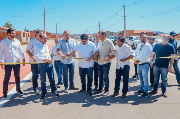 Governador Rafael Fonteles entrega rodovia, nova pista de aeroporto e UTI para Bom Jesus