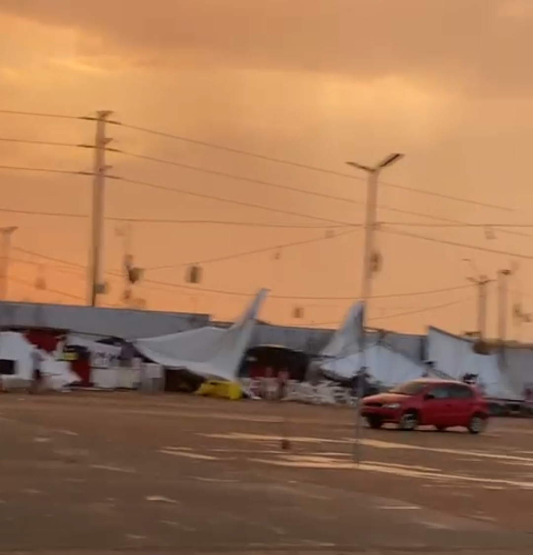 Chuva com ventania destrói telhados, barracas e assusta moradores no Sul do Piauí