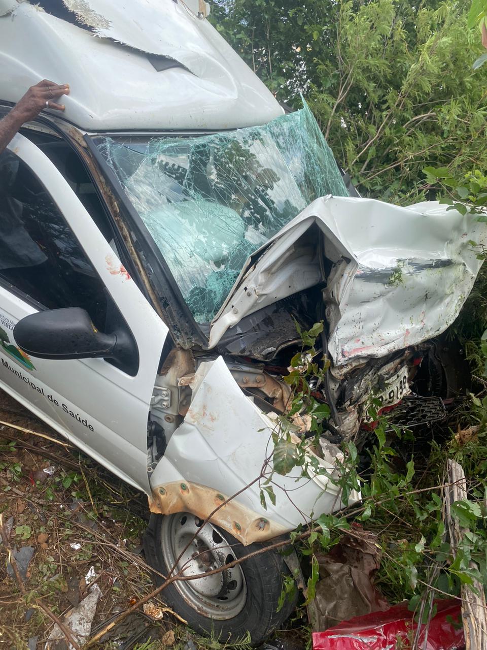 Motorista morre após acidente entre ambulância e carro no Piauí