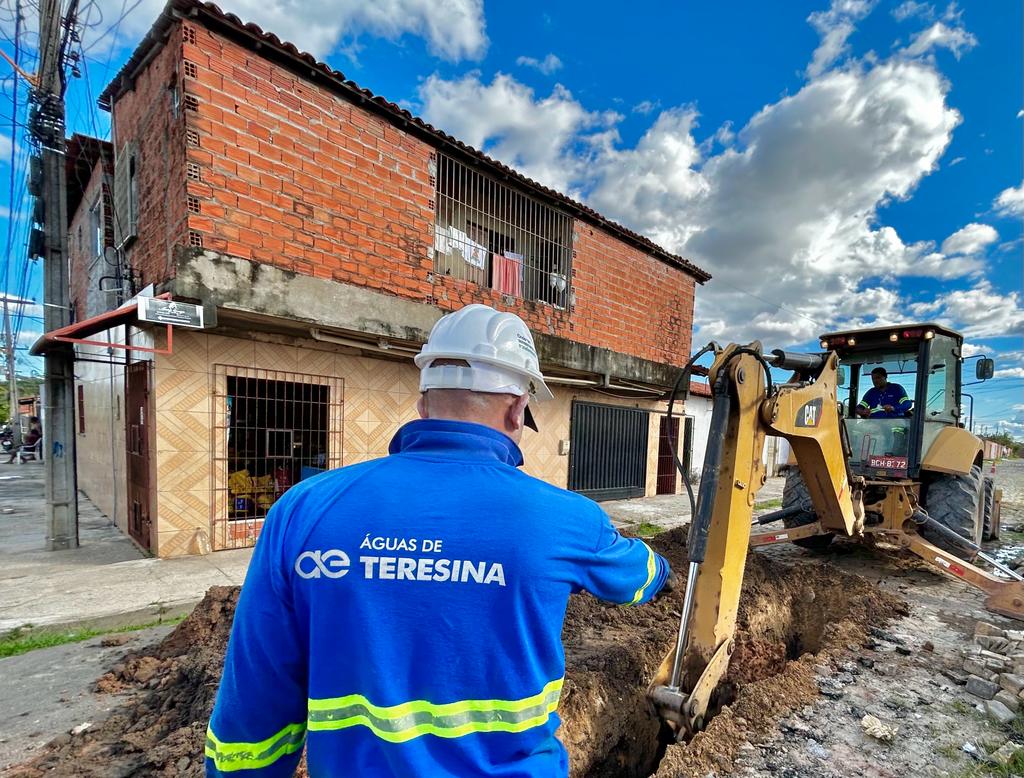 Obras de esgotamento sanitário beneficiam nove bairros em Teresina 