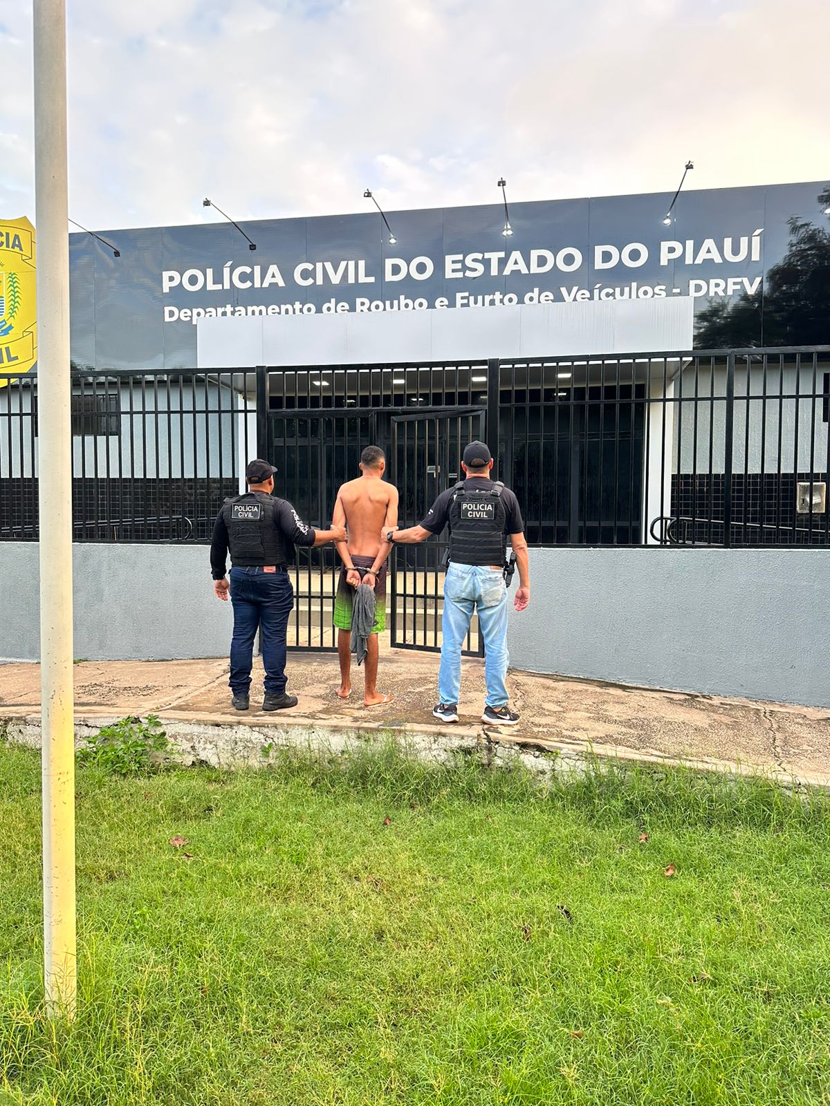 Polícia Civil prende homem por roubar motocicleta de motoboy em Teresina