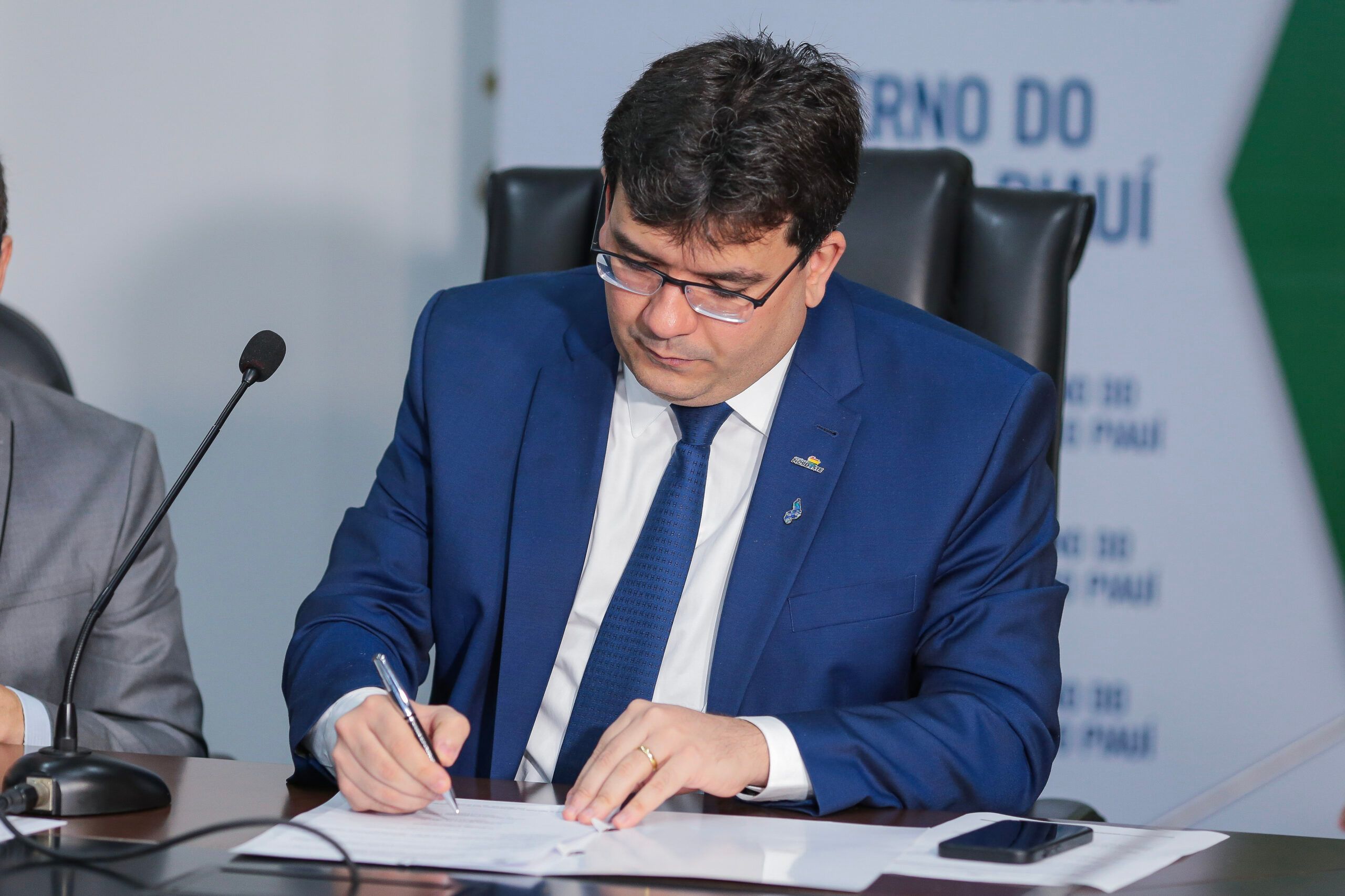 Governador Rafael Fonteles sanciona Política de Saúde do Trabalhador no Piauí