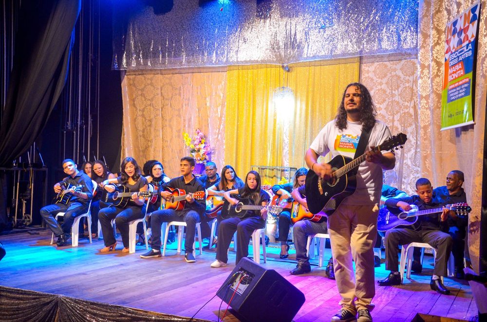 Escola de artes oferece cursos gratuitos no Espaço Maria Bonita em Floriano