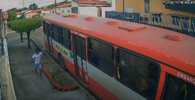 PM flagra assalto em mercadinho, troca tiros e prende suspeito em Teresina