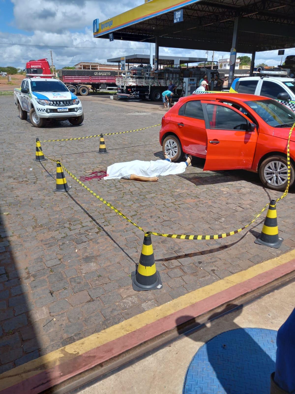 ‘Pistoleiros’ executam dois homens em posto de combustíveis do Piauí