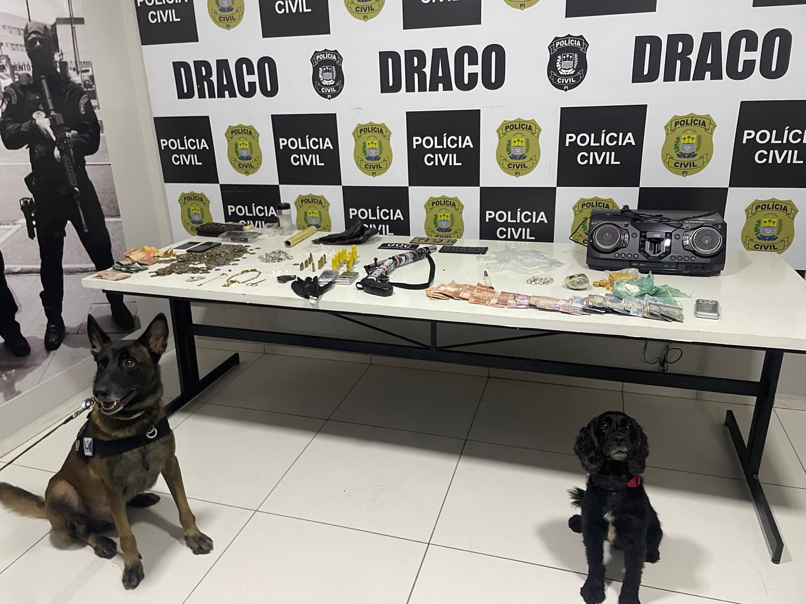 Operação da DRACO prende traficantes e um deles é acusado de vários homicídios em Teresina