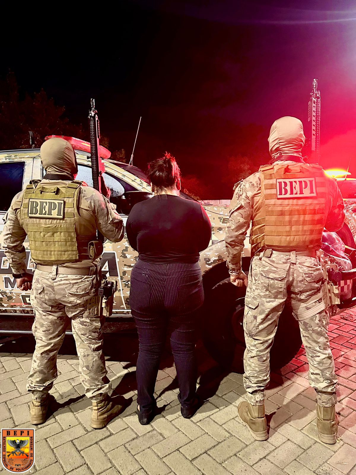 Polícia Militar prende mulher suspeita de furtos em lojas de shoppings em Teresina