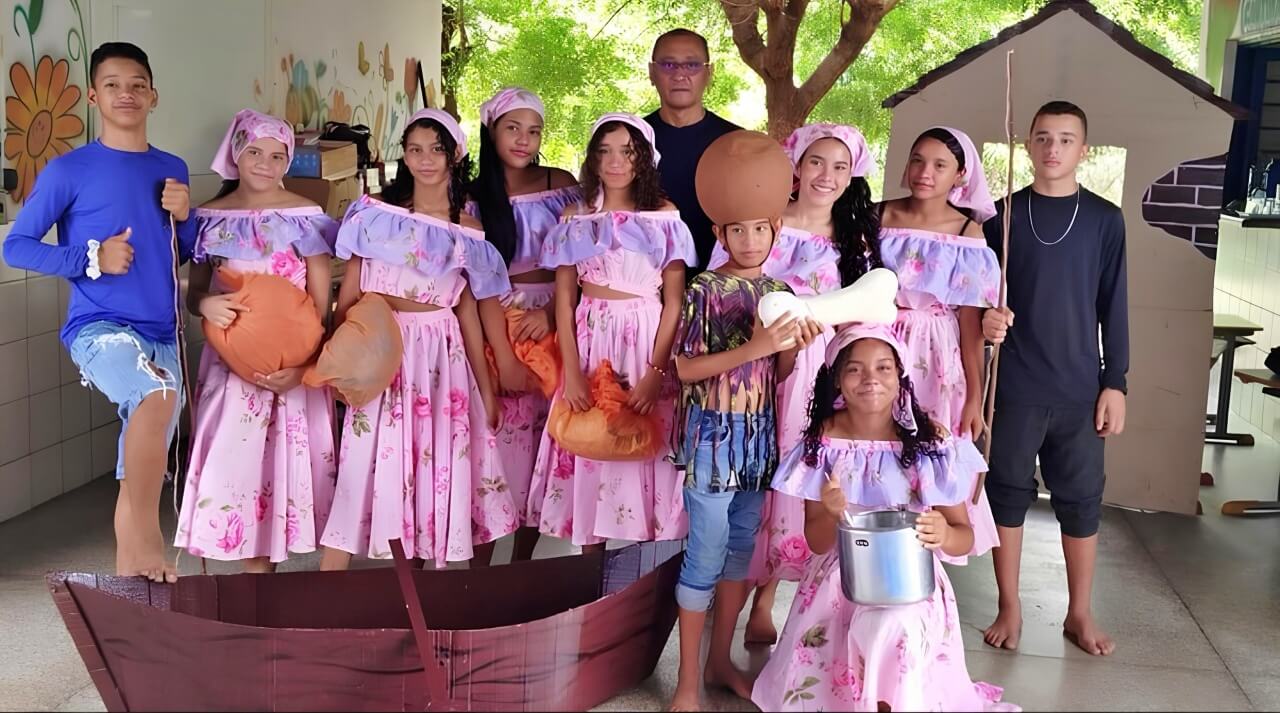 Escola Municipal realiza peça teatral “O Cabeça de Cuia”