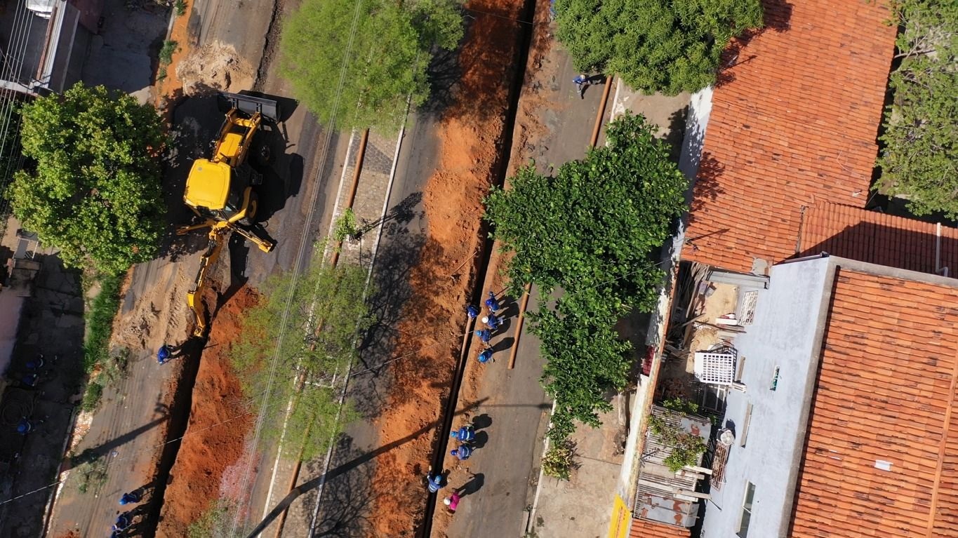 Águas de Teresina: importantes ruas e avenidas da cidade recebem serviços de esgotamento sanitário