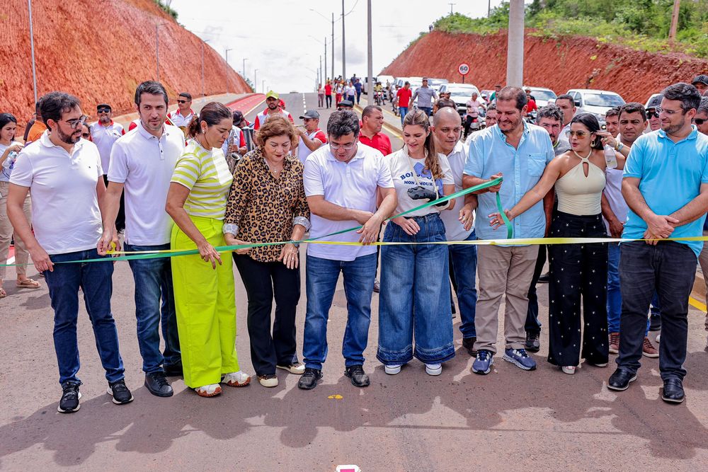 Em Luzilândia, governador inaugura avenida e nova base da PM para fiscalização de divisa